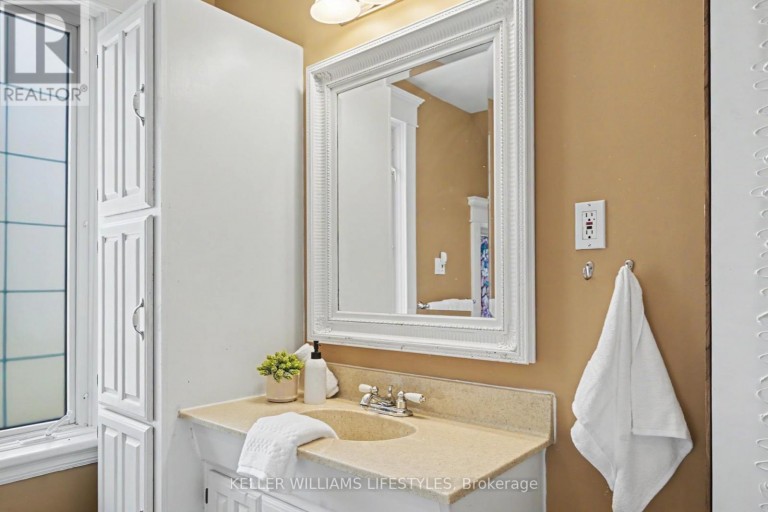 31 GERRARD STREET, London South (South F), Ontario, N6C4C6