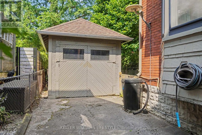 31 GERRARD STREET, London South (South F), Ontario, N6C4C6