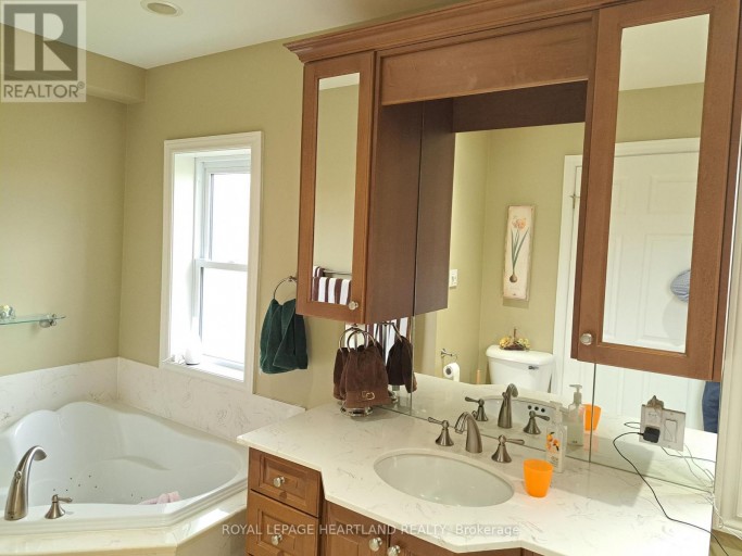 39132 MOUNT CARMEL DRIVE, South Huron (Stephen), Ontario, N0M1M0
