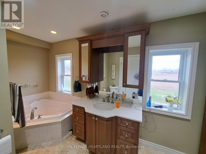39132 MOUNT CARMEL DRIVE, South Huron (Stephen), Ontario, N0M1M0