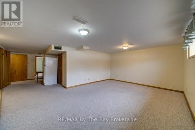 229 DATAS DRIVE E Clearview (Stayner) Ontario photo 29