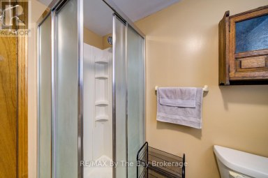 229 DATAS DRIVE E Clearview (Stayner) Ontario photo 33