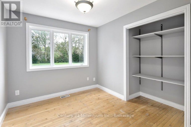 46 DONALD AVENUE, Clearview (Nottawa), Ontario, L0M1P0