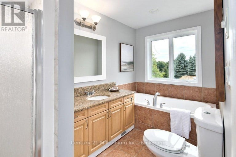 46 DONALD AVENUE, Clearview (Nottawa), Ontario, L0M1P0