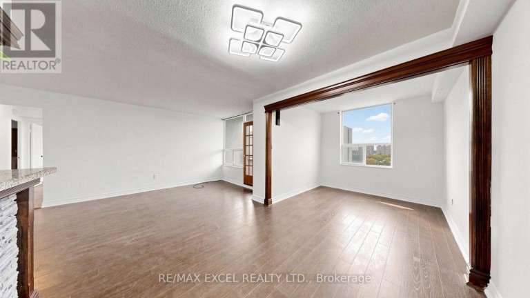 1808 - 10 EDGECLIFF GOLFWAY, Toronto (Flemingdon Park), Ontario, M3C3A3
