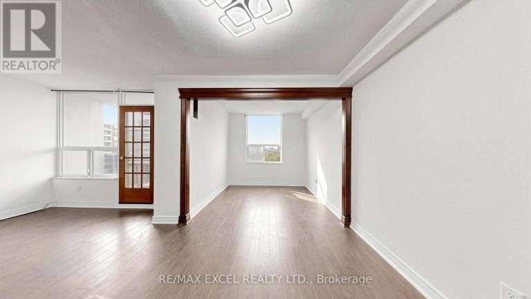 1808 - 10 EDGECLIFF GOLFWAY, Toronto (Flemingdon Park), Ontario, M3C3A3