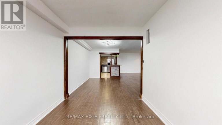 1808 - 10 EDGECLIFF GOLFWAY, Toronto (Flemingdon Park), Ontario, M3C3A3