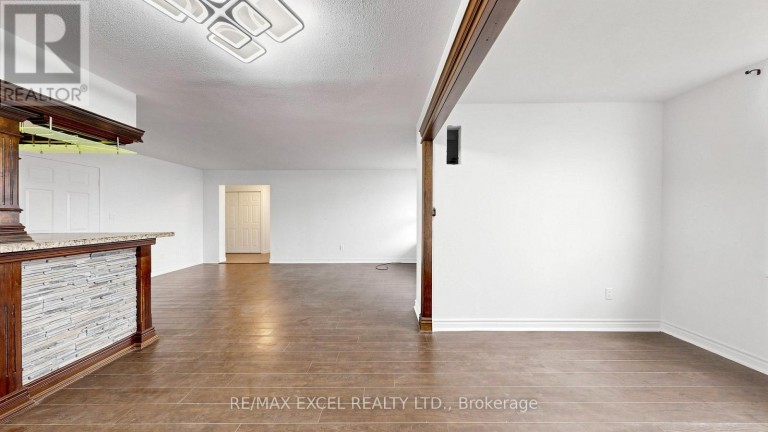 1808 - 10 EDGECLIFF GOLFWAY, Toronto (Flemingdon Park), Ontario, M3C3A3