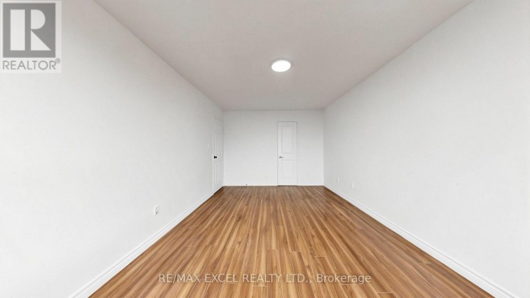 1808 - 10 EDGECLIFF GOLFWAY, Toronto (Flemingdon Park), Ontario, M3C3A3