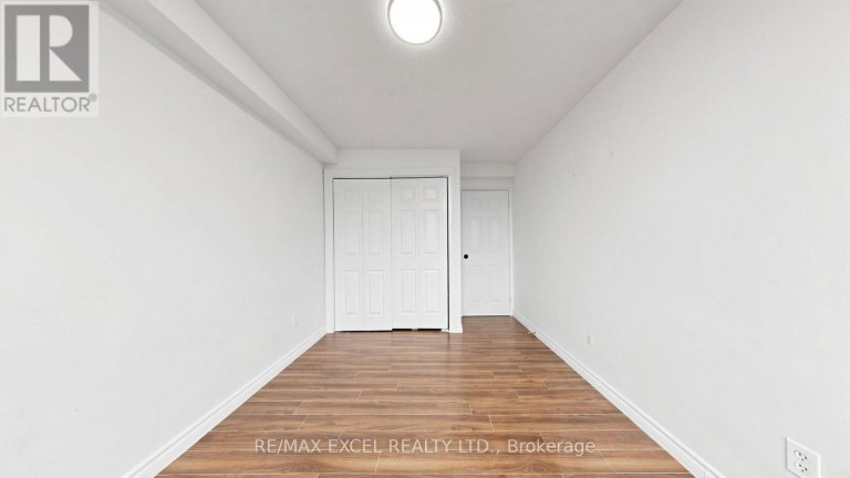 1808 - 10 EDGECLIFF GOLFWAY, Toronto (Flemingdon Park), Ontario, M3C3A3