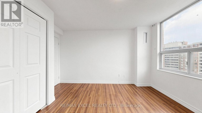 1808 - 10 EDGECLIFF GOLFWAY, Toronto (Flemingdon Park), Ontario, M3C3A3