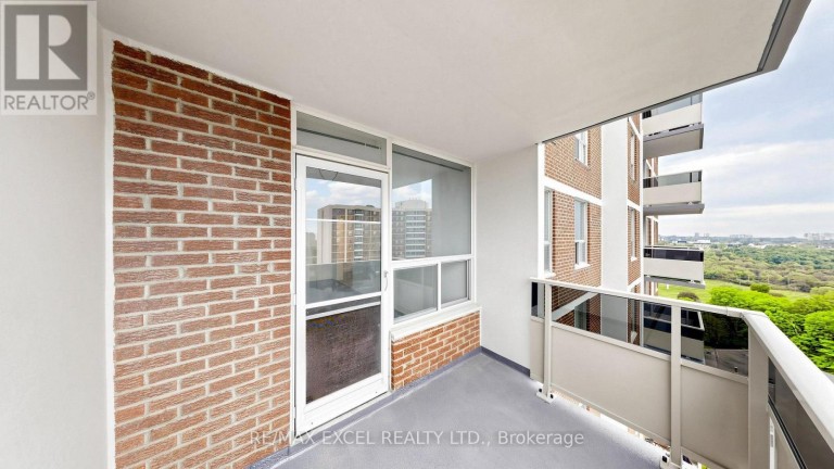 1808 - 10 EDGECLIFF GOLFWAY, Toronto (Flemingdon Park), Ontario, M3C3A3