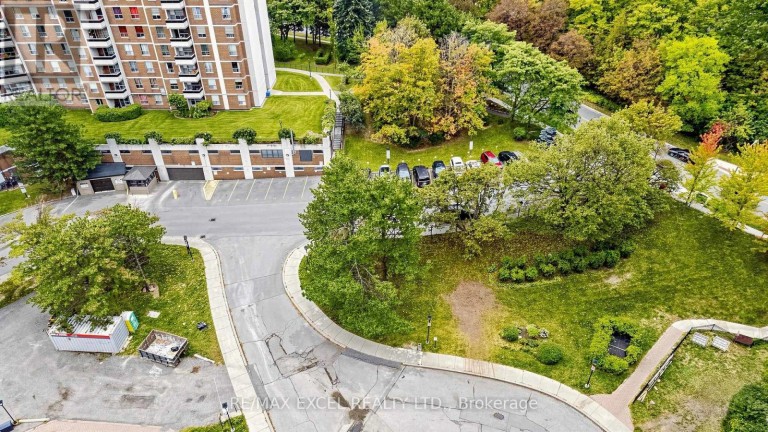 1808 - 10 EDGECLIFF GOLFWAY, Toronto (Flemingdon Park), Ontario, M3C3A3