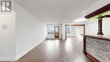 1808 - 10 EDGECLIFF GOLFWAY Toronto (Flemingdon Park) Ontario photo 6