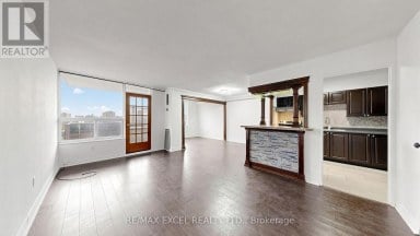 1808 - 10 EDGECLIFF GOLFWAY Toronto (Flemingdon Park) Ontario photo 7
