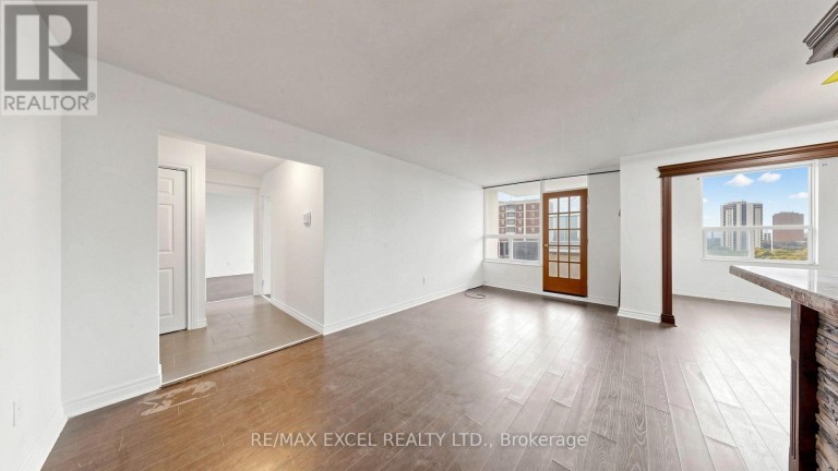 1808 - 10 EDGECLIFF GOLFWAY, Toronto (Flemingdon Park), Ontario, M3C3A3