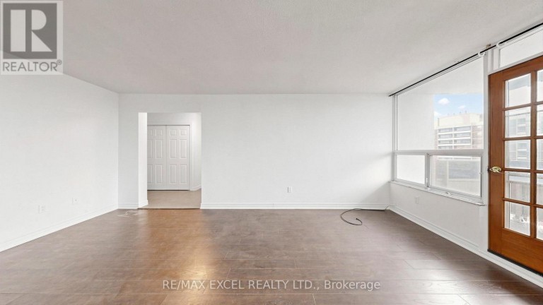 1808 - 10 EDGECLIFF GOLFWAY, Toronto (Flemingdon Park), Ontario, M3C3A3