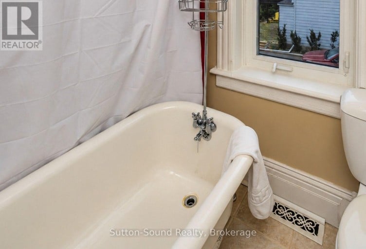 2344 3RD AVENUE W, Owen Sound, Ontario, N4K4S5
