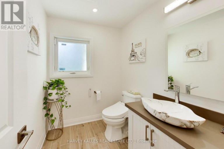 17 CYNTHIA CRESCENT, Richmond Hill (Oak Ridges), Ontario, L4E2P8