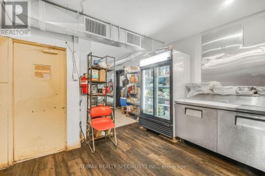 5703 FERRY STREET Niagara Falls (Hospital) Ontario photo 11