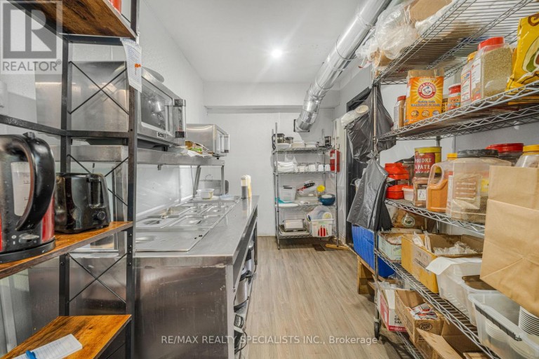 5703 FERRY STREET, Niagara Falls (Hospital), Ontario, L2G1S5