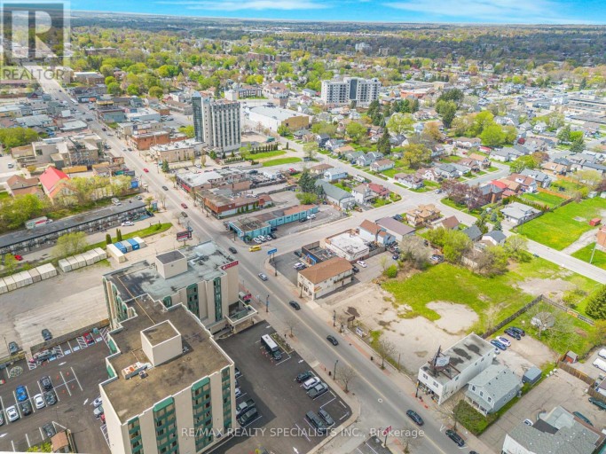 5703 FERRY STREET, Niagara Falls (Hospital), Ontario, L2G1S5