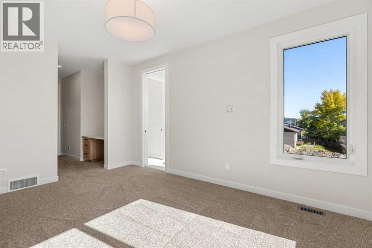 725 53 Avenue SW, Calgary, Alberta, T2V0C4