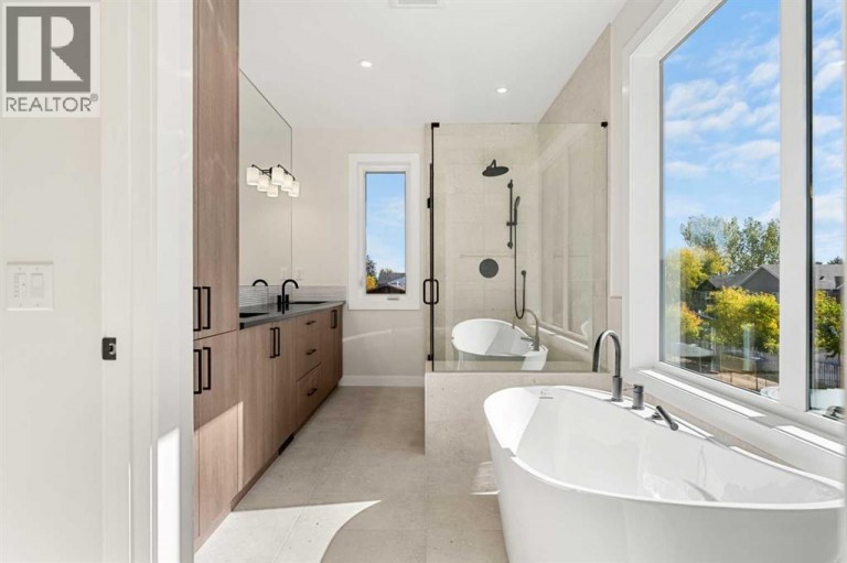 725 53 Avenue SW, Calgary, Alberta, T2V0C4