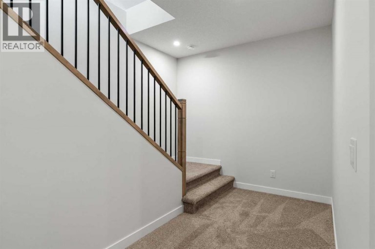 725 53 Avenue SW, Calgary, Alberta, T2V0C4