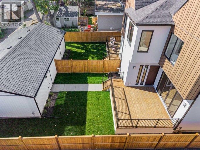 725 53 Avenue SW, Calgary, Alberta, T2V0C4