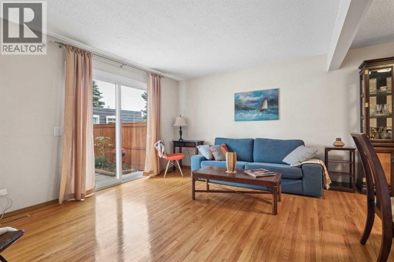 23, 330 Canterbury Drive SW, Calgary, Alberta, T2W1H6