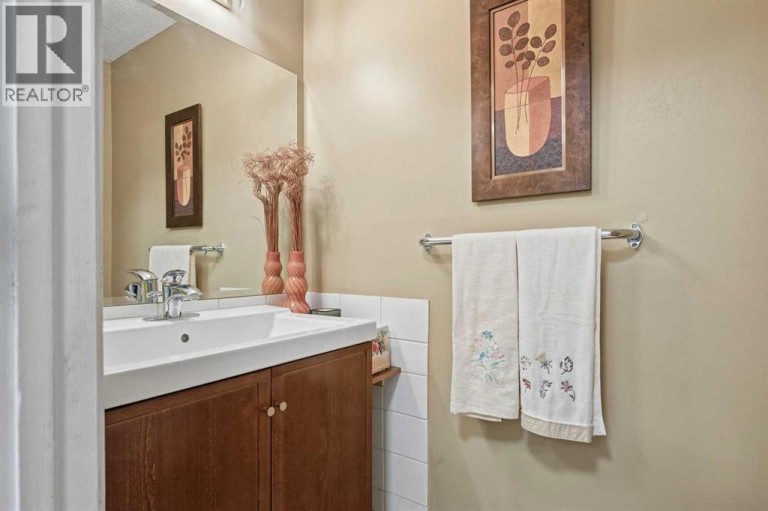 23, 330 Canterbury Drive SW, Calgary, Alberta, T2W1H6