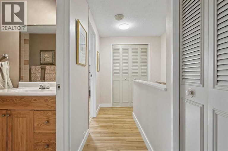 23, 330 Canterbury Drive SW, Calgary, Alberta, T2W1H6
