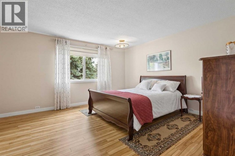 23, 330 Canterbury Drive SW, Calgary, Alberta, T2W1H6