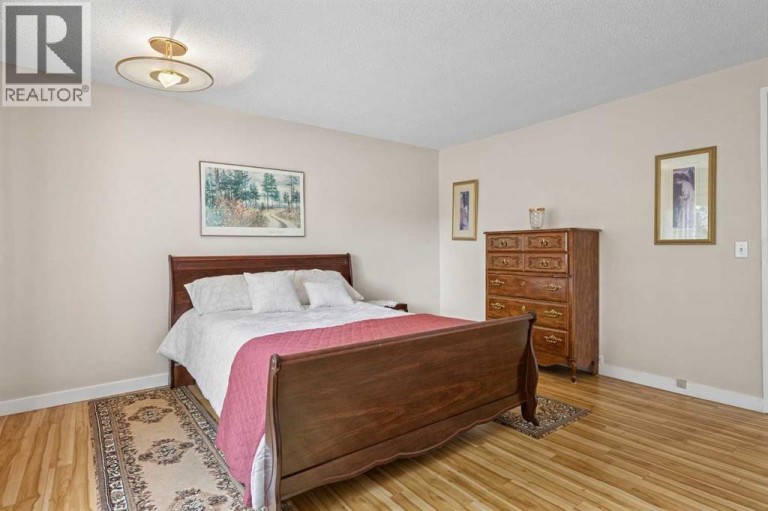 23, 330 Canterbury Drive SW, Calgary, Alberta, T2W1H6