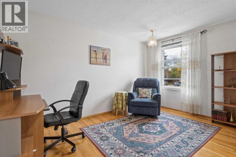 23, 330 Canterbury Drive SW, Calgary, Alberta, T2W1H6