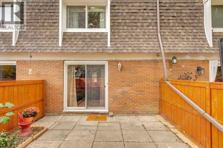 23, 330 Canterbury Drive SW, Calgary, Alberta, T2W1H6