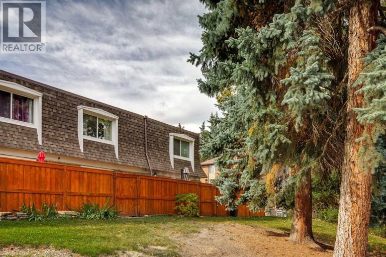 23, 330 Canterbury Drive SW, Calgary, Alberta, T2W1H6