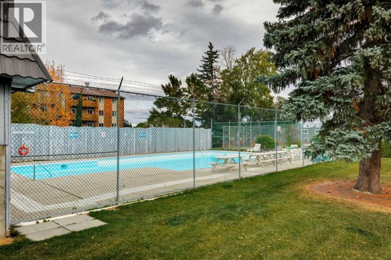 23, 330 Canterbury Drive SW, Calgary, Alberta, T2W1H6
