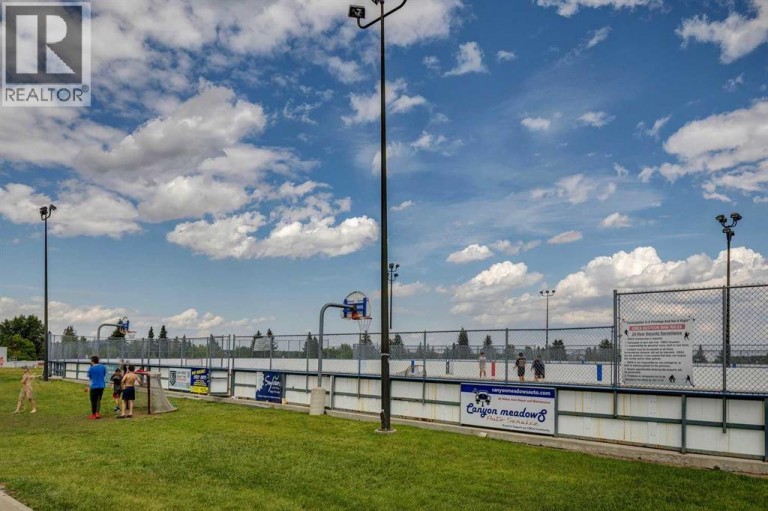 23, 330 Canterbury Drive SW, Calgary, Alberta, T2W1H6