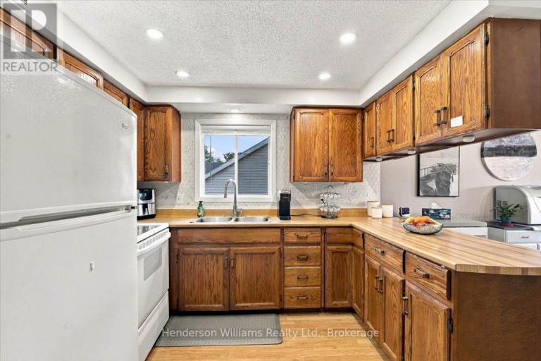 200 COLLEGE STREET E, Belleville (Belleville Ward), Ontario, K8N2V7