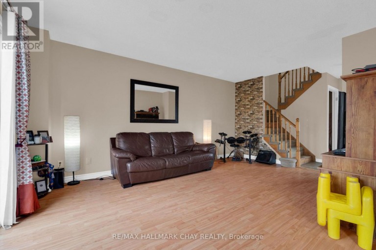 104 FERGUSON DRIVE, Barrie (Northwest), Ontario, L4N7E5