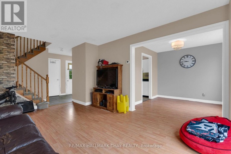 104 FERGUSON DRIVE, Barrie (Northwest), Ontario, L4N7E5