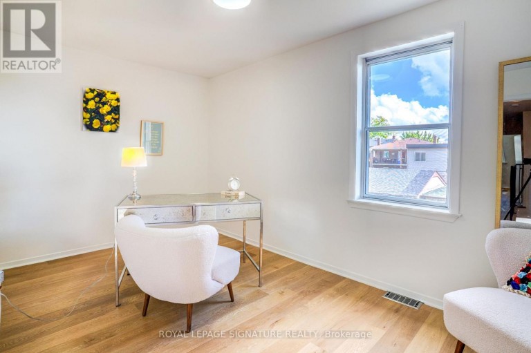 105 EARLSCOURT AVENUE, Toronto (Corso Italia-Davenport), Ontario, M6E4A8