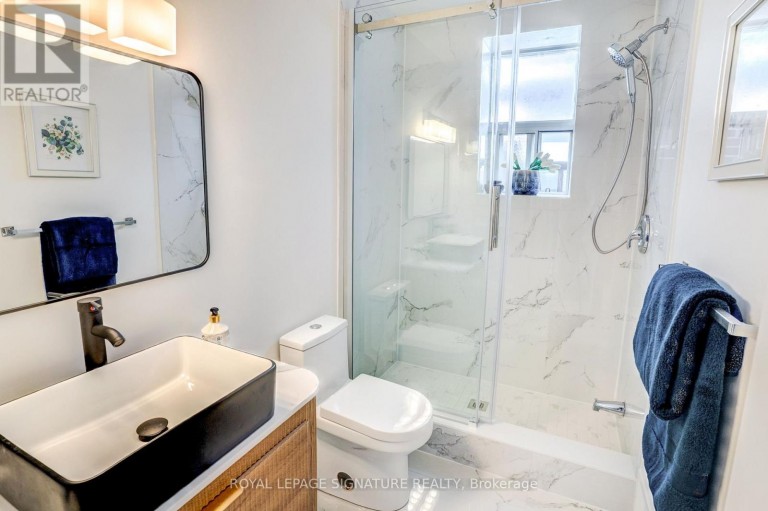105 EARLSCOURT AVENUE, Toronto (Corso Italia-Davenport), Ontario, M6E4A8