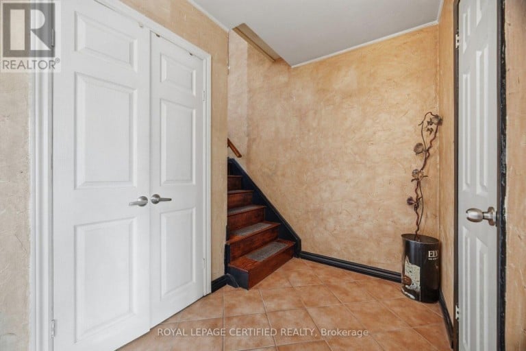 75 CLOVERDALE DRIVE, Brampton (Avondale), Ontario, L6T2T5