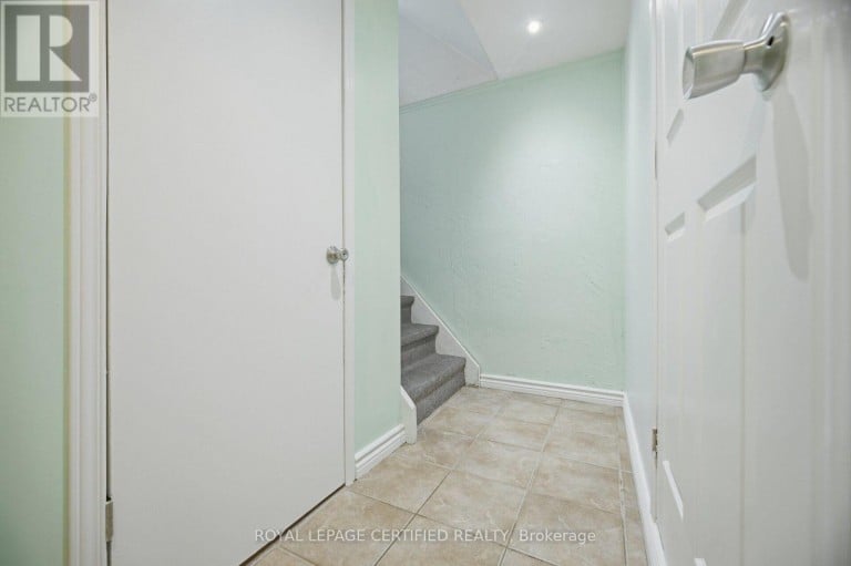 75 CLOVERDALE DRIVE, Brampton (Avondale), Ontario, L6T2T5