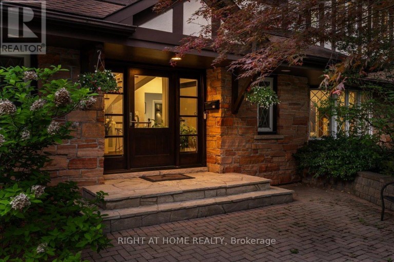437 THE KINGSWAY, Toronto (Edenbridge-Humber Valley), Ontario, M9A3W1