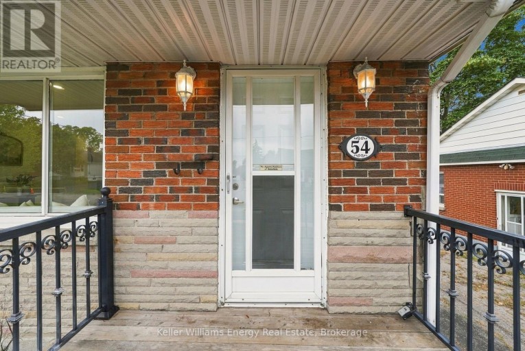 54 EASTLAWN STREET, Oshawa (Donevan), Ontario, L1H7J8