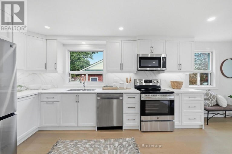 54 EASTLAWN STREET, Oshawa (Donevan), Ontario, L1H7J8